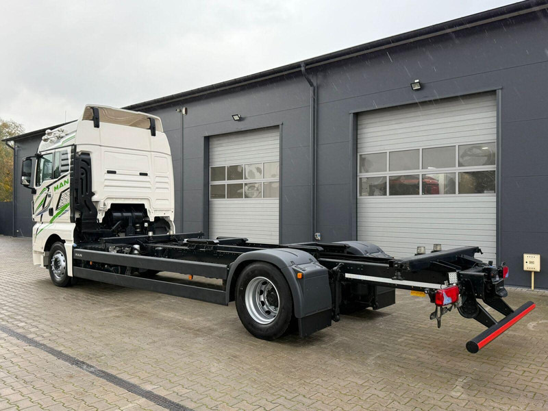 MAN TGX 18.470 // Przebieg 252 tyś. km !!! // Ciężarówka jak nowa // - Alvaz teherautó: 3 kép. MAN TGX 18.470 // Przebieg 252 tyś. km !!! // Ciężarówka jak nowa // - Alvaz teherautó: 3 kép.