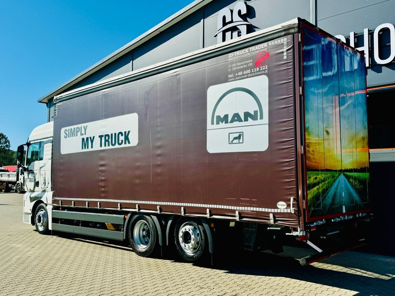 MAN TGX 26.420 - Ponyvás teherautó: 3 kép. MAN TGX 26.420 - Ponyvás teherautó: 3 kép.