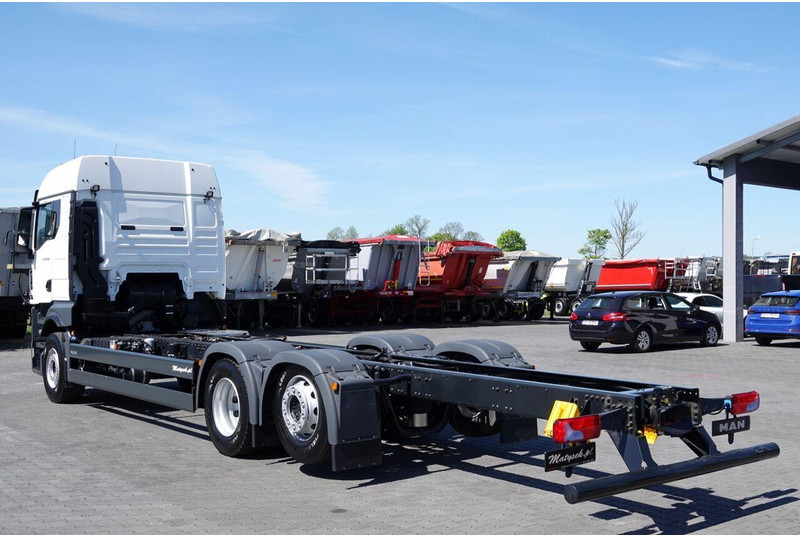 MAN TGX 26.520 / 6x2 / RAMA DŁ. 9,1M / OŚ PODNOSZONA / SKRĘTNA / DO - Alvaz teherautó: 4 kép. MAN TGX 26.520 / 6x2 / RAMA DŁ. 9,1M / OŚ PODNOSZONA / SKRĘTNA / DO - Alvaz teherautó: 4 kép.