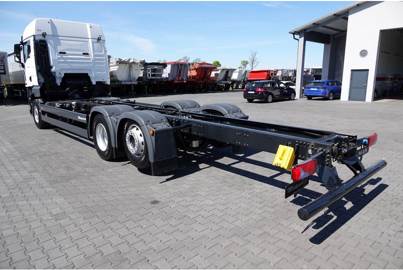 MAN TGX 26.520 / 6x2 / RAMA DŁ. 9,1M / OŚ PODNOSZONA / SKRĘTNA / DO - Alvaz teherautó: 3 kép. MAN TGX 26.520 / 6x2 / RAMA DŁ. 9,1M / OŚ PODNOSZONA / SKRĘTNA / DO - Alvaz teherautó: 3 kép.