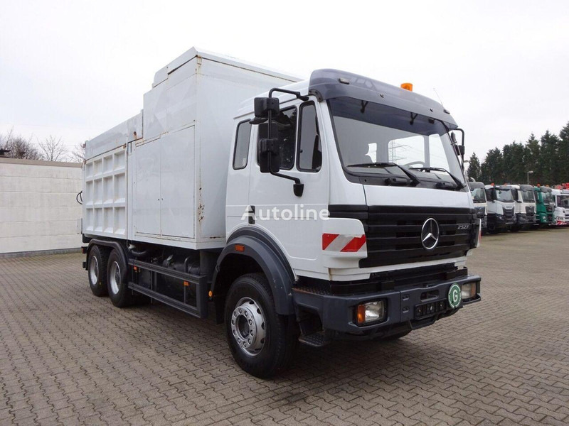 Mercedes-Benz 2527 - Szippantós autó: 2 kép. Mercedes-Benz 2527 - Szippantós autó: 2 kép.