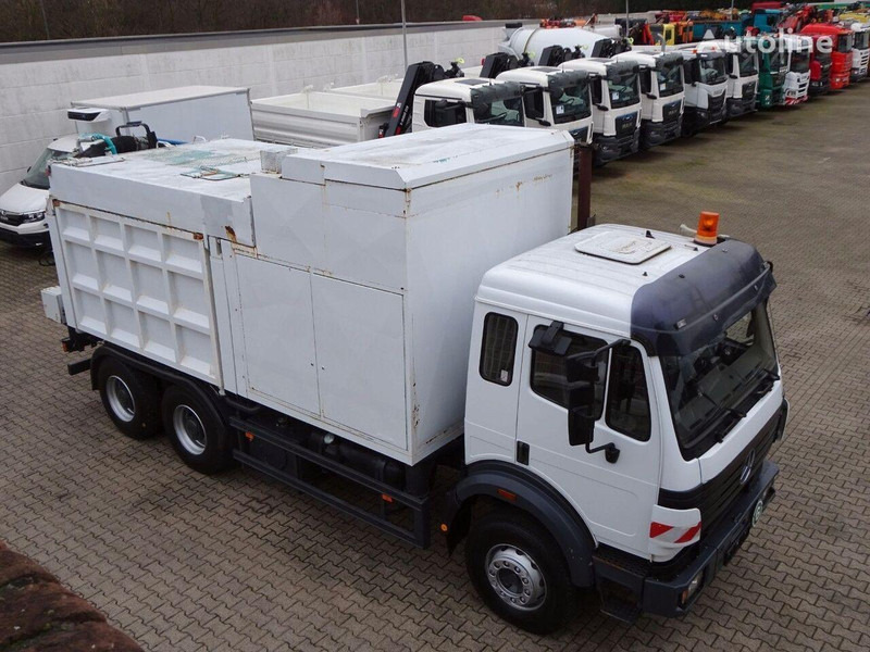 Mercedes-Benz 2527 - Szippantós autó: 5 kép. Mercedes-Benz 2527 - Szippantós autó: 5 kép.