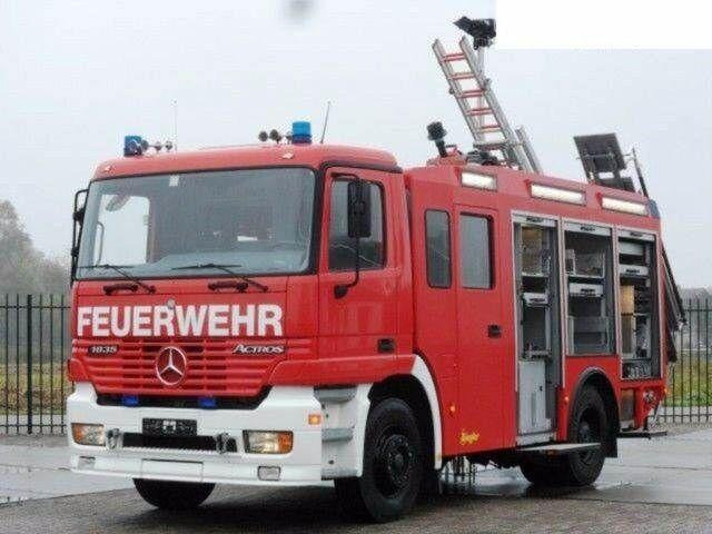 Mercedes-Benz ACTROS 1835 Feuerwehr 2080 L Fire Unit !! - Tűzoltóautó: 1 kép. Mercedes-Benz ACTROS 1835 Feuerwehr 2080 L Fire Unit !! - Tűzoltóautó: 1 kép.