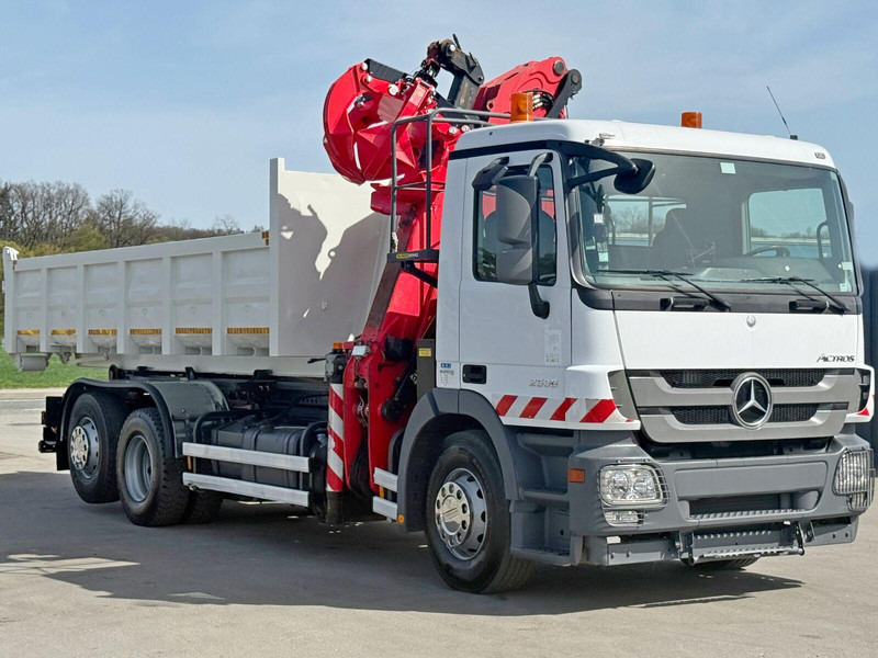 Mercedes-Benz ACTROS 2536 - Horgos rakodó teherautó, Darus autó: 5 kép. Mercedes-Benz ACTROS 2536 - Horgos rakodó teherautó, Darus autó: 5 kép.