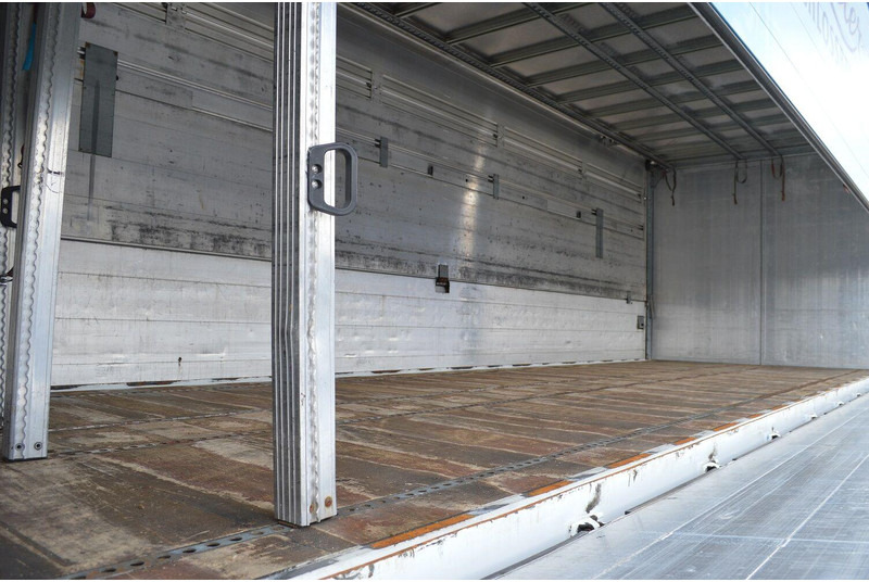 Mercedes-Benz ACTROS 2541 - Italszállító teherautó: 3 kép. Mercedes-Benz ACTROS 2541 - Italszállító teherautó: 3 kép.