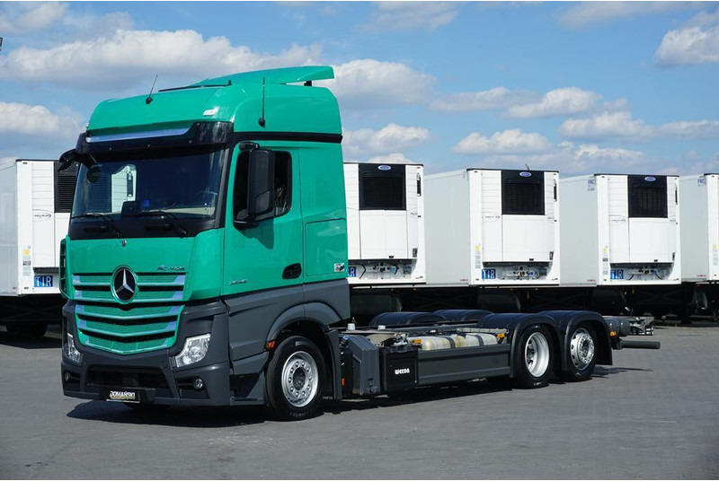 Mercedes-Benz ACTROS / 2548 / ACC / E 6 / MP 5 / MEGA / BDF 7,82 M / RETARDER - Cserefelépítményes teherautó: 2 kép. Mercedes-Benz ACTROS / 2548 / ACC / E 6 / MP 5 / MEGA / BDF 7,82 M / RETARDER - Cserefelépítményes teherautó: 2 kép.