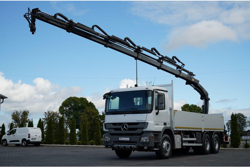 Mercedes-Benz ACTROS 2636 / 6x4 / SKRZYNIOWY 6,5 M + HDS HIAB / MOCNA PODŁOGA - Platós teherautó, Darus autó: 2 kép. Mercedes-Benz ACTROS 2636 / 6x4 / SKRZYNIOWY 6,5 M + HDS HIAB / MOCNA PODŁOGA - Platós teherautó, Darus autó: 2 kép.