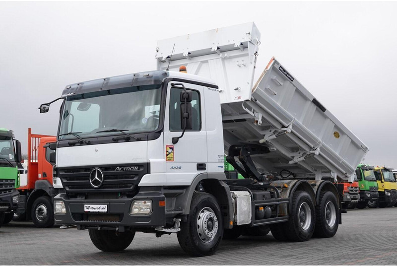 Mercedes-Benz ACTROS 3336 / 6x4 / WYWROTKA / BORDMATIC / HYDROBURTA / MEILLER - Billenőplatós teherautó: 2 kép. Mercedes-Benz ACTROS 3336 / 6x4 / WYWROTKA / BORDMATIC / HYDROBURTA / MEILLER - Billenőplatós teherautó: 2 kép.