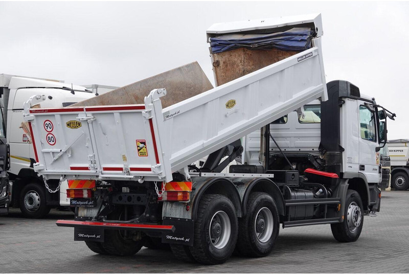Mercedes-Benz ACTROS 3336 / 6x4 / WYWROTKA / BORDMATIC / HYDROBURTA / MEILLER - Billenőplatós teherautó: 5 kép. Mercedes-Benz ACTROS 3336 / 6x4 / WYWROTKA / BORDMATIC / HYDROBURTA / MEILLER - Billenőplatós teherautó: 5 kép.