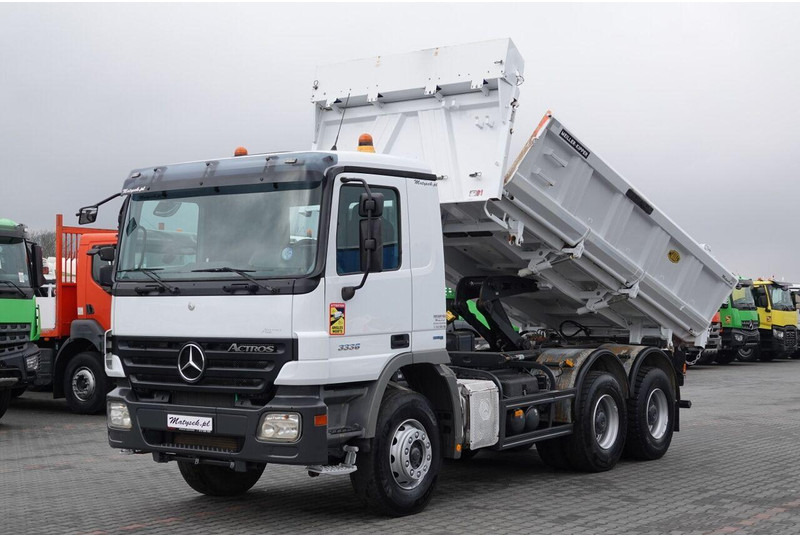 Mercedes-Benz ACTROS 3336 / 6x4 / WYWROTKA / BORDMATIC / HYDROBURTA / MEILLER - Billenőplatós teherautó: 1 kép. Mercedes-Benz ACTROS 3336 / 6x4 / WYWROTKA / BORDMATIC / HYDROBURTA / MEILLER - Billenőplatós teherautó: 1 kép.