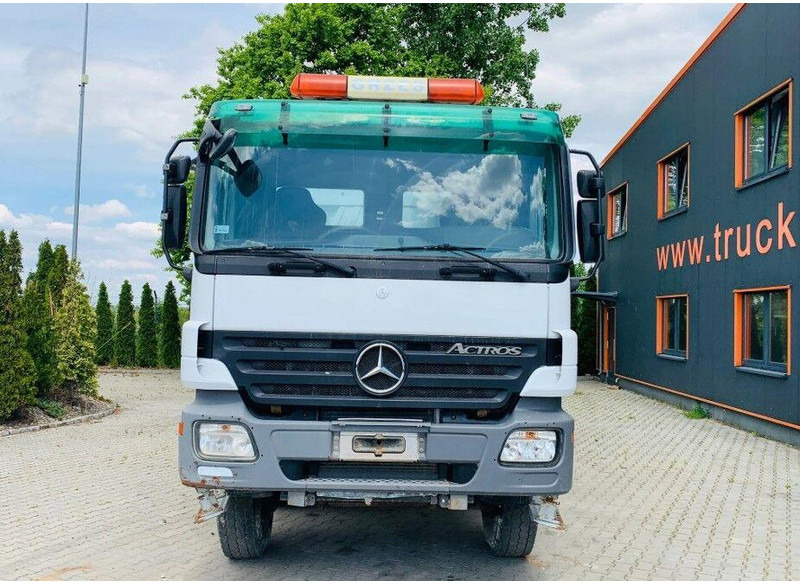 Mercedes-Benz ACTROS 4144 8x8 Tipper - Billenőplatós teherautó: 2 kép. Mercedes-Benz ACTROS 4144 8x8 Tipper - Billenőplatós teherautó: 2 kép.