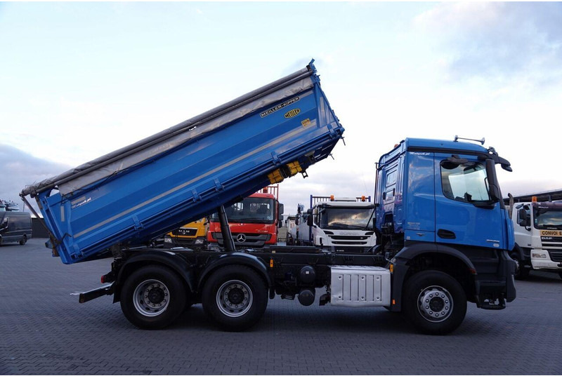 Mercedes-Benz AROCS 2636 / 6x4 / WYWROTKA 3 STRONNA / MEILLER KIPER / EURO 6 / - Billenőplatós teherautó: 5 kép. Mercedes-Benz AROCS 2636 / 6x4 / WYWROTKA 3 STRONNA / MEILLER KIPER / EURO 6 / - Billenőplatós teherautó: 5 kép.