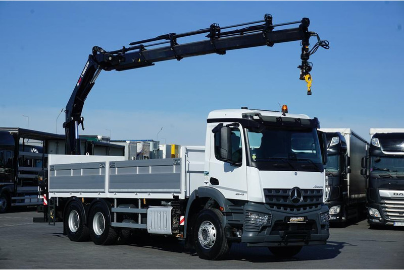 Mercedes-Benz AROCS / 2643 / 6 X 4 / SKRZYNIOWY + HDS / HIAB 228 E – 4 / WYS. - Platós teherautó, Darus autó: 2 kép. Mercedes-Benz AROCS / 2643 / 6 X 4 / SKRZYNIOWY + HDS / HIAB 228 E – 4 / WYS. - Platós teherautó, Darus autó: 2 kép.