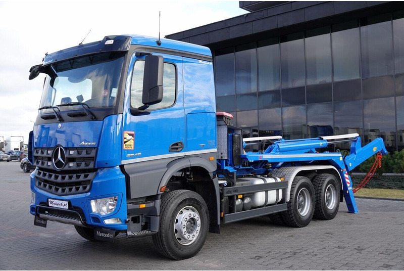 Mercedes-Benz AROCS 2645 / 6X4 / BRAMOWIEC / MEILLER / MANUAL / EURO 6 / SPROW - Konténerszállító: 1 kép. Mercedes-Benz AROCS 2645 / 6X4 / BRAMOWIEC / MEILLER / MANUAL / EURO 6 / SPROW - Konténerszállító: 1 kép.