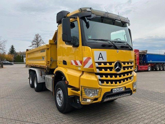 Mercedes-Benz AROCS 2648 - Billenőplatós teherautó: 3 kép. Mercedes-Benz AROCS 2648 - Billenőplatós teherautó: 3 kép.