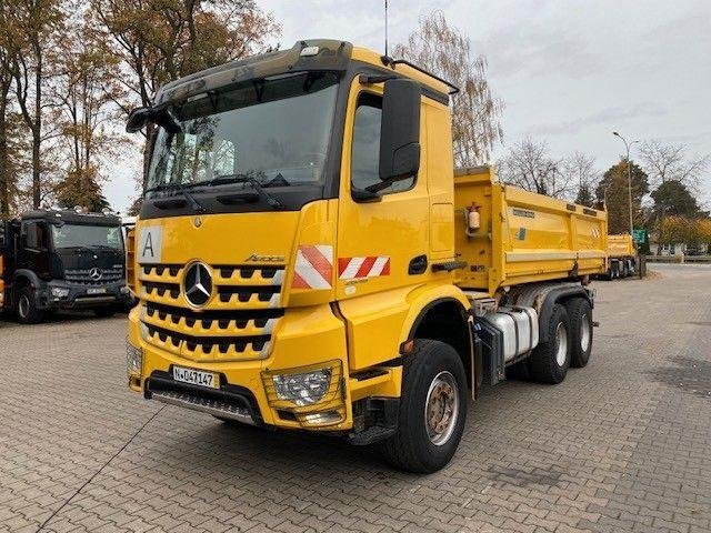 Mercedes-Benz AROCS 2648 - Billenőplatós teherautó: 4 kép. Mercedes-Benz AROCS 2648 - Billenőplatós teherautó: 4 kép.