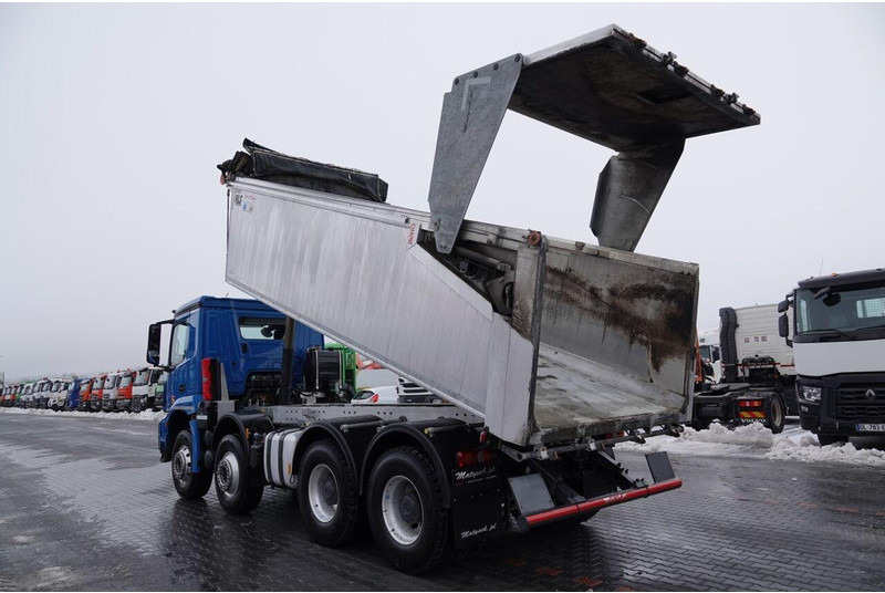 Mercedes-Benz AROCS 3243 / 8x4 / WYWROTKA 20m3 / TYLNOZSYP / EURO 6 / OPONY 10 - Billenőplatós teherautó: 2 kép. Mercedes-Benz AROCS 3243 / 8x4 / WYWROTKA 20m3 / TYLNOZSYP / EURO 6 / OPONY 10 - Billenőplatós teherautó: 2 kép.
