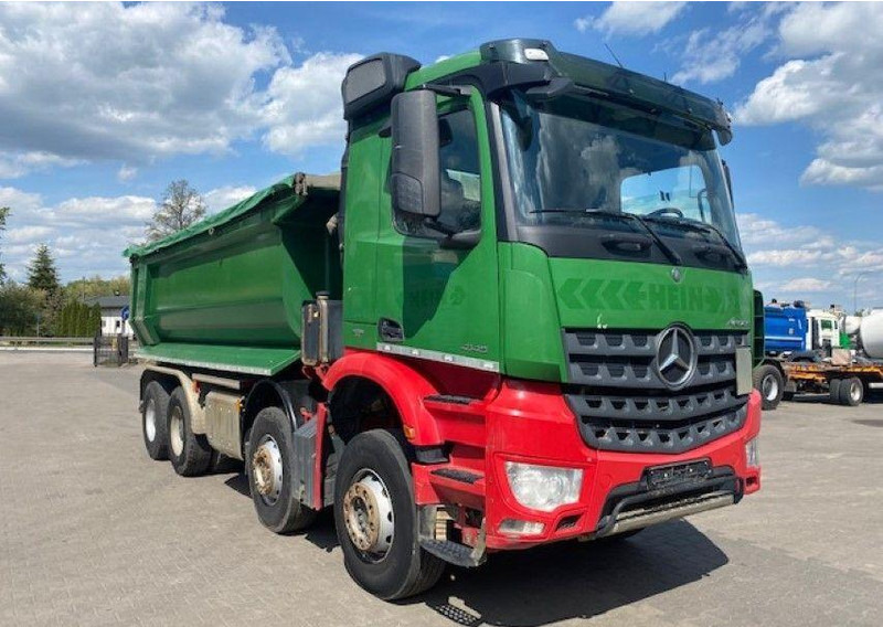 Mercedes-Benz AROCS 4145 - Billenőplatós teherautó: 1 kép. Mercedes-Benz AROCS 4145 - Billenőplatós teherautó: 1 kép.