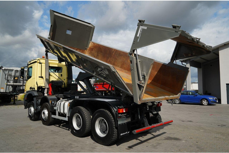 Mercedes-Benz AROCS 4148 - Billenőplatós teherautó: 4 kép. Mercedes-Benz AROCS 4148 - Billenőplatós teherautó: 4 kép.