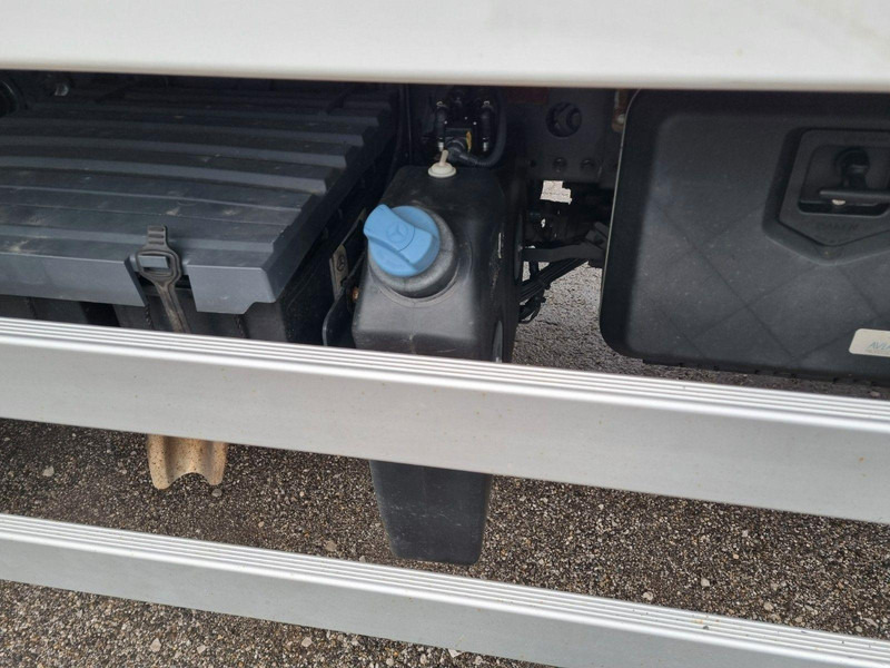 Mercedes-Benz ATEGO 1323 4x4 Refrigerated CARRIER XARIOS 600MT + Tail Lift - Hűtős teherautó: 5 kép. Mercedes-Benz ATEGO 1323 4x4 Refrigerated CARRIER XARIOS 600MT + Tail Lift - Hűtős teherautó: 5 kép.