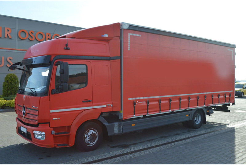 Mercedes-Benz ATEGO 824 EURO 6 1.HAND CURTAINE TILT - Ponyvás teherautó: 2 kép. Mercedes-Benz ATEGO 824 EURO 6 1.HAND CURTAINE TILT - Ponyvás teherautó: 2 kép.