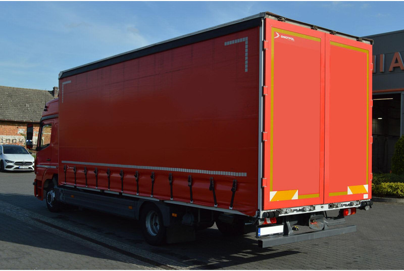 Mercedes-Benz ATEGO 824 EURO 6 1.HAND CURTAINE TILT - Ponyvás teherautó: 3 kép. Mercedes-Benz ATEGO 824 EURO 6 1.HAND CURTAINE TILT - Ponyvás teherautó: 3 kép.