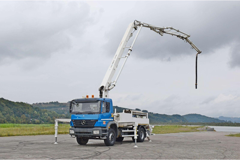 Mercedes-Benz AXOR 1833 - Betonpumpa: 3 kép. Mercedes-Benz AXOR 1833 - Betonpumpa: 3 kép.