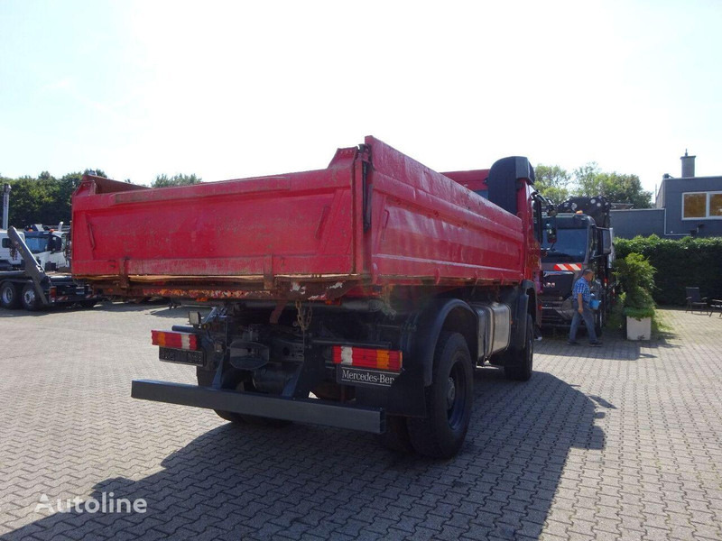 Mercedes-Benz Actros 1832 - 3 way tipper - Billenőplatós teherautó: 4 kép. Mercedes-Benz Actros 1832 - 3 way tipper - Billenőplatós teherautó: 4 kép.