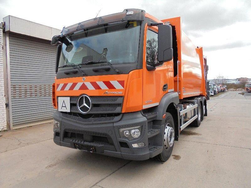 Mercedes-Benz Actros 2536 L 6x2 Garbage truck Faun Variopress 522 - Szemetesautó: 2 kép. Mercedes-Benz Actros 2536 L 6x2 Garbage truck Faun Variopress 522 - Szemetesautó: 2 kép.