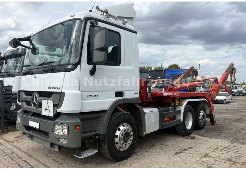Mercedes-Benz Actros 2541 - Meiller AK 16 T Absetzkipper - Konténerszállító: 3 kép. Mercedes-Benz Actros 2541 - Meiller AK 16 T Absetzkipper - Konténerszállító: 3 kép.