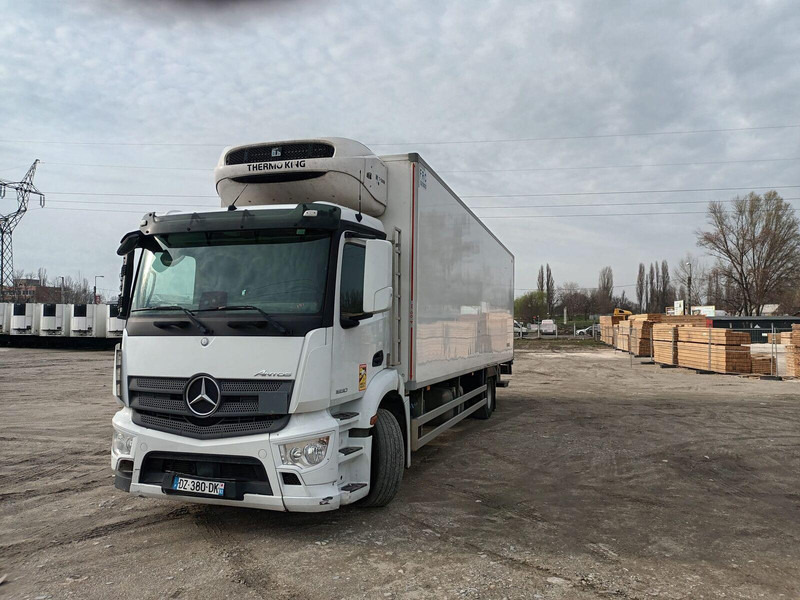 Mercedes-Benz Antos 1830 - TK T-1200R + ATP 8.7meter - Hűtős teherautó: 2 kép. Mercedes-Benz Antos 1830 - TK T-1200R + ATP 8.7meter - Hűtős teherautó: 2 kép.