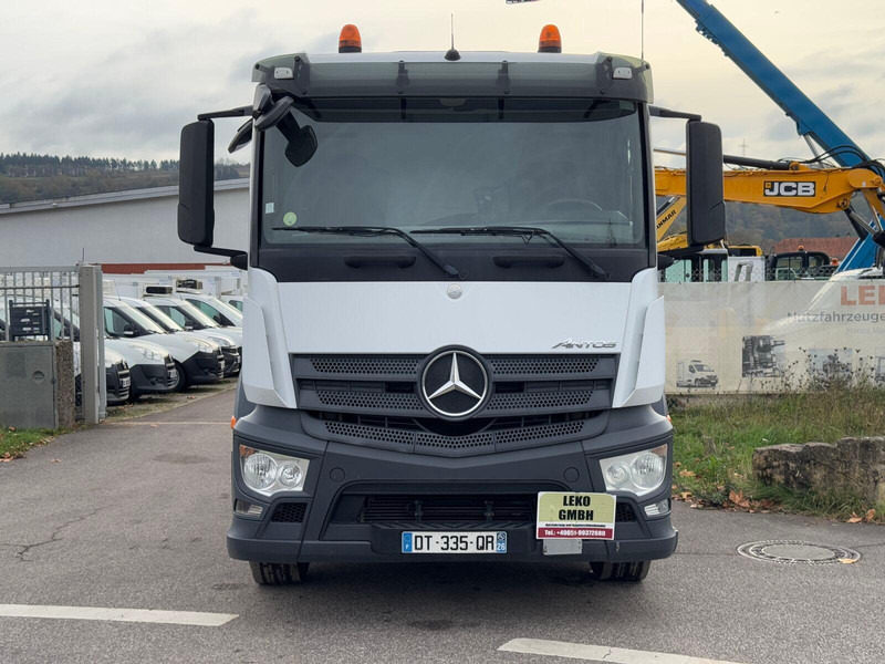 Mercedes-Benz Antos 2540 - Alvaz teherautó: 4 kép. Mercedes-Benz Antos 2540 - Alvaz teherautó: 4 kép.
