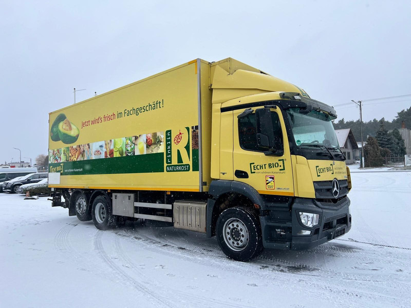 Mercedes-Benz Antos 2543 - Hűtős teherautó: 5 kép. Mercedes-Benz Antos 2543 - Hűtős teherautó: 5 kép.