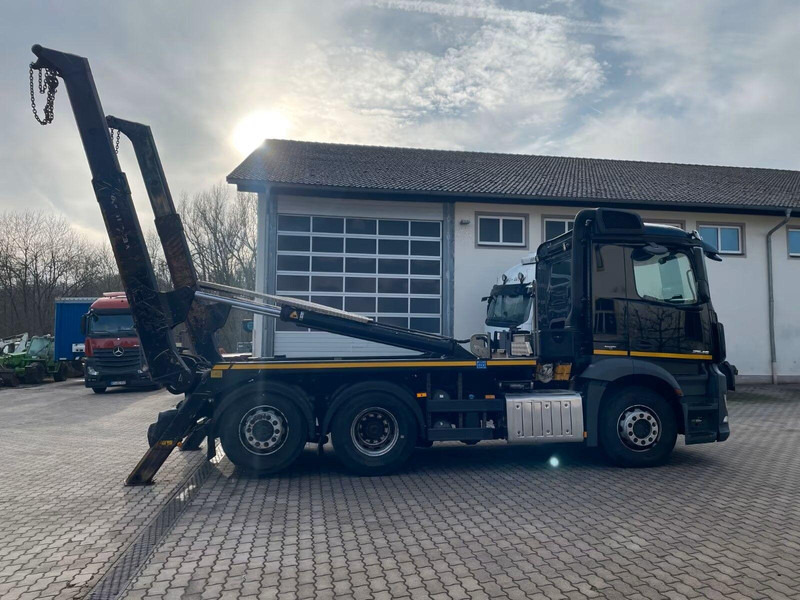 Mercedes-Benz Antos 2545 - Meiller AK 16 MT Absetzkipper - Konténerszállító: 3 kép. Mercedes-Benz Antos 2545 - Meiller AK 16 MT Absetzkipper - Konténerszállító: 3 kép.