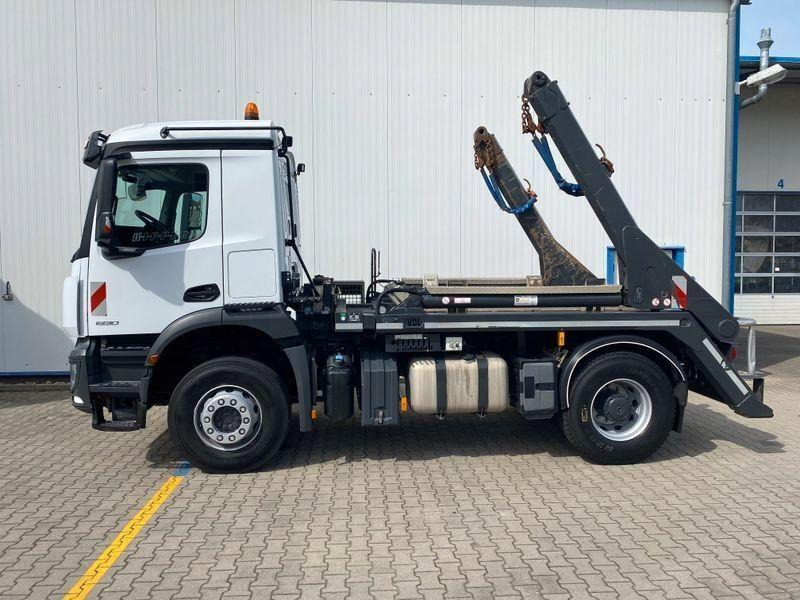 Mercedes-Benz Arocs 1830K - Konténerszállító: 1 kép. Mercedes-Benz Arocs 1830K - Konténerszállító: 1 kép.