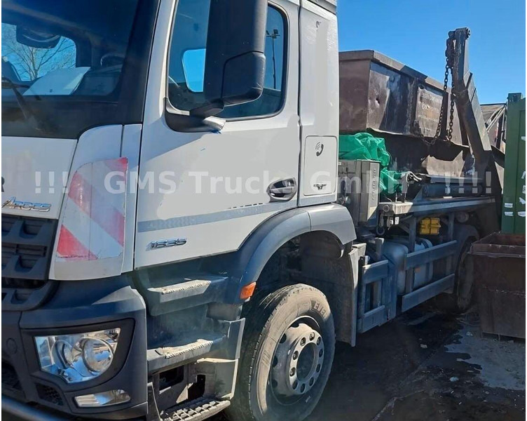 Mercedes-Benz Arocs 1835 - Meiller Absetzkipper - Konténerszállító: 1 kép. Mercedes-Benz Arocs 1835 - Meiller Absetzkipper - Konténerszállító: 1 kép.