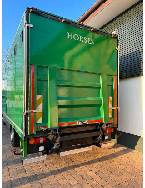 Mercedes-Benz Atego 1018 - Horse transporter - Lószállító kamion: 4 kép. Mercedes-Benz Atego 1018 - Horse transporter - Lószállító kamion: 4 kép.