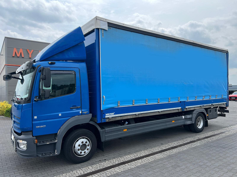 Mercedes-Benz Atego 1530 CURTAIN PLANE+LIFT 1.HAND - Ponyvás teherautó: 2 kép. Mercedes-Benz Atego 1530 CURTAIN PLANE+LIFT 1.HAND - Ponyvás teherautó: 2 kép.