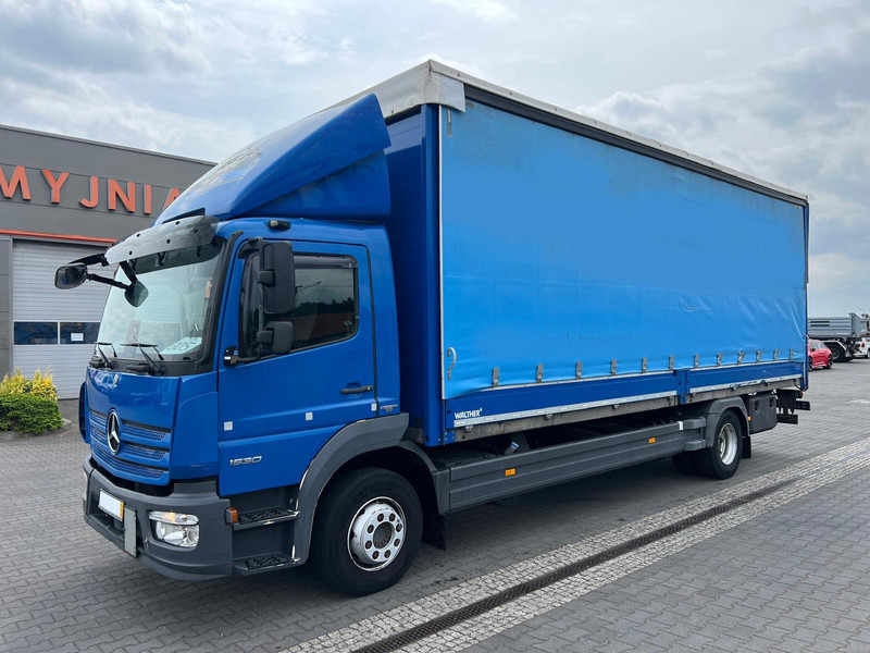 Mercedes-Benz Atego 1530 CURTAIN PLANE+LIFT 1.HAND - Ponyvás teherautó: 1 kép. Mercedes-Benz Atego 1530 CURTAIN PLANE+LIFT 1.HAND - Ponyvás teherautó: 1 kép.