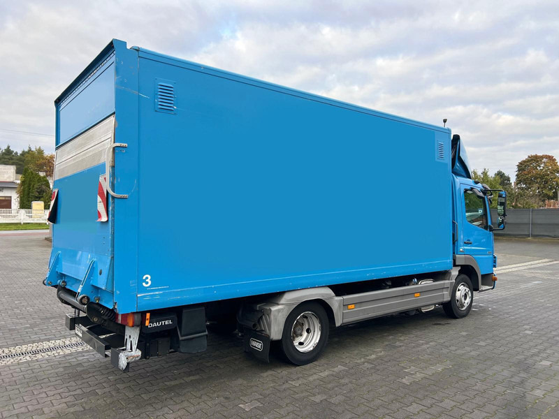 Mercedes-Benz Atego 818 BOX CONTAINER + LIFT 1.HAND (DE) - Dobozos felépítményű teherautó: 4 kép. Mercedes-Benz Atego 818 BOX CONTAINER + LIFT 1.HAND (DE) - Dobozos felépítményű teherautó: 4 kép.