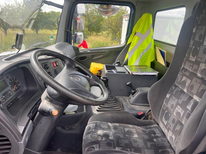 Platós teherautó, Darus autó Mercedes-Benz Axor 1829 Palfinger hátsó daru PK 12002 klíma: 7 kép. Platós teherautó, Darus autó Mercedes-Benz Axor 1829 Palfinger hátsó daru PK 12002 klíma: 7 kép.