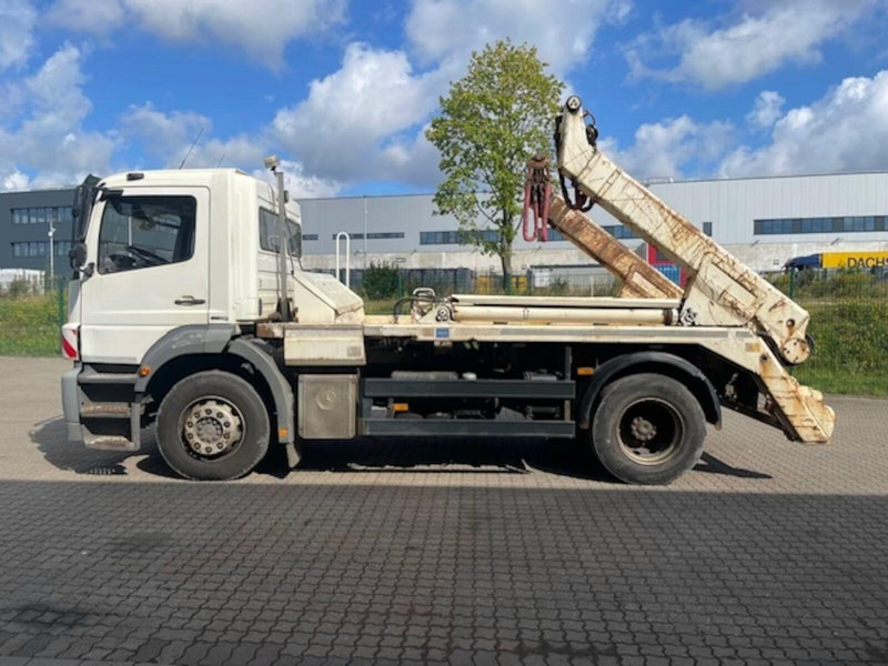Mercedes-Benz Axor 1833 - Meiller AK12LT Absetzkipper - Konténerszállító: 5 kép. Mercedes-Benz Axor 1833 - Meiller AK12LT Absetzkipper - Konténerszállító: 5 kép.