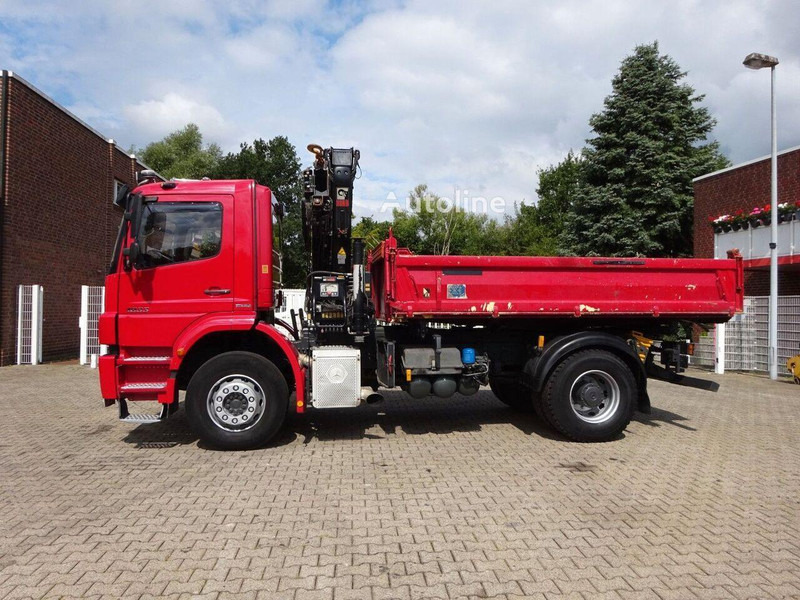 Mercedes-Benz Axor 1833 - Tipper+crane - Billenőplatós teherautó, Darus autó: 2 kép. Mercedes-Benz Axor 1833 - Tipper+crane - Billenőplatós teherautó, Darus autó: 2 kép.