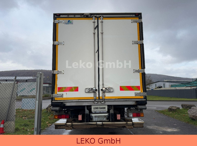 Mercedes-Benz Axor 1929 - Hűtős teherautó: 5 kép. Mercedes-Benz Axor 1929 - Hűtős teherautó: 5 kép.