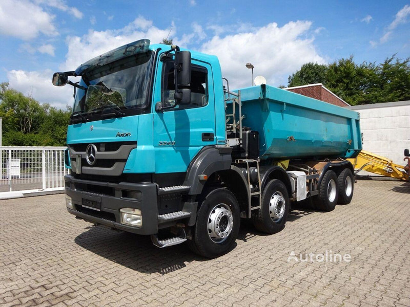 Mercedes-Benz Axor 3240 - Tipper 8x4 - Billenőplatós teherautó: 1 kép. Mercedes-Benz Axor 3240 - Tipper 8x4 - Billenőplatós teherautó: 1 kép.