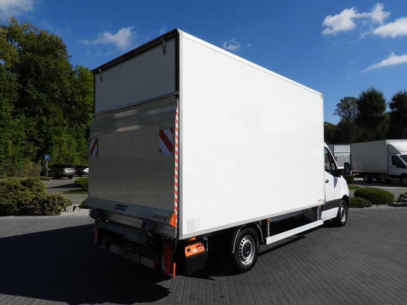 Mercedes-Benz SPRINTER 315 - Dobozos kisteherautó: 3 kép. Mercedes-Benz SPRINTER 315 - Dobozos kisteherautó: 3 kép.