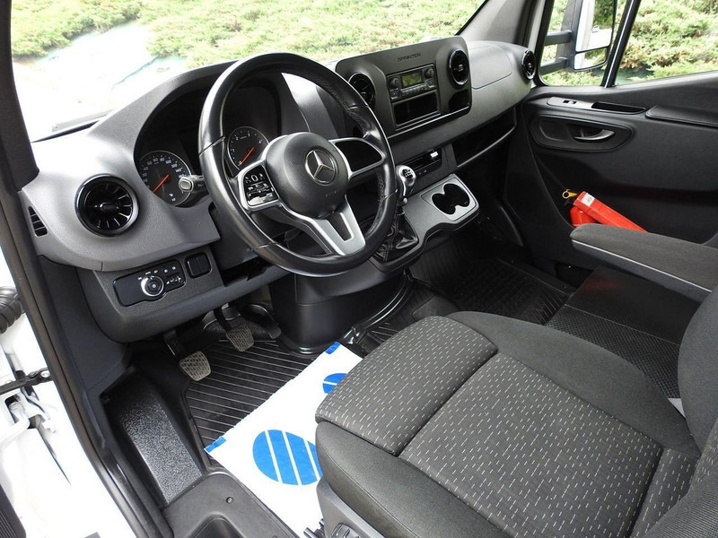 Mercedes-Benz SPRINTER 316 PLANDEKA 10 PALET WEBASTO KLIMATYZACJA TEMPOMAT 16 - Ponyvás kisteherautó: 2 kép. Mercedes-Benz SPRINTER 316 PLANDEKA 10 PALET WEBASTO KLIMATYZACJA TEMPOMAT 16 - Ponyvás kisteherautó: 2 kép.