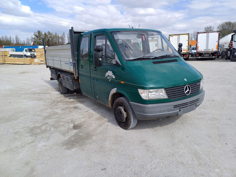 Mercedes-Benz Sprinter 412d Tipper - Billenőplatós teherautó: 1 kép. Mercedes-Benz Sprinter 412d Tipper - Billenőplatós teherautó: 1 kép.