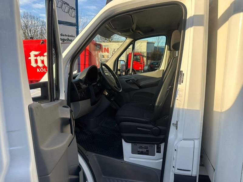 Mercedes-Benz Sprinter 516 CDI Koffer - Dobozos kisteherautó: 5 kép. Mercedes-Benz Sprinter 516 CDI Koffer - Dobozos kisteherautó: 5 kép.