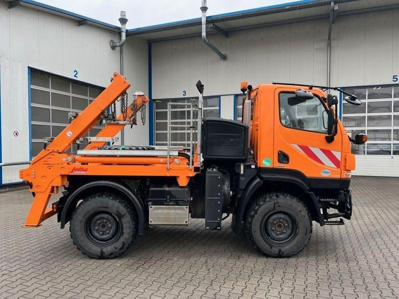 Mercedes-Benz Unimog U 20 4x4 Skip loader - Konténerszállító: 5 kép. Mercedes-Benz Unimog U 20 4x4 Skip loader - Konténerszállító: 5 kép.